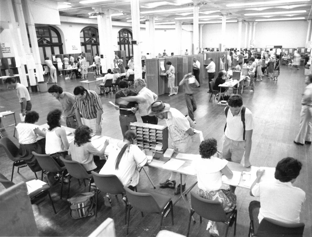 Election day, 18 March 1983. Peter Kelly, Australian Information Service.