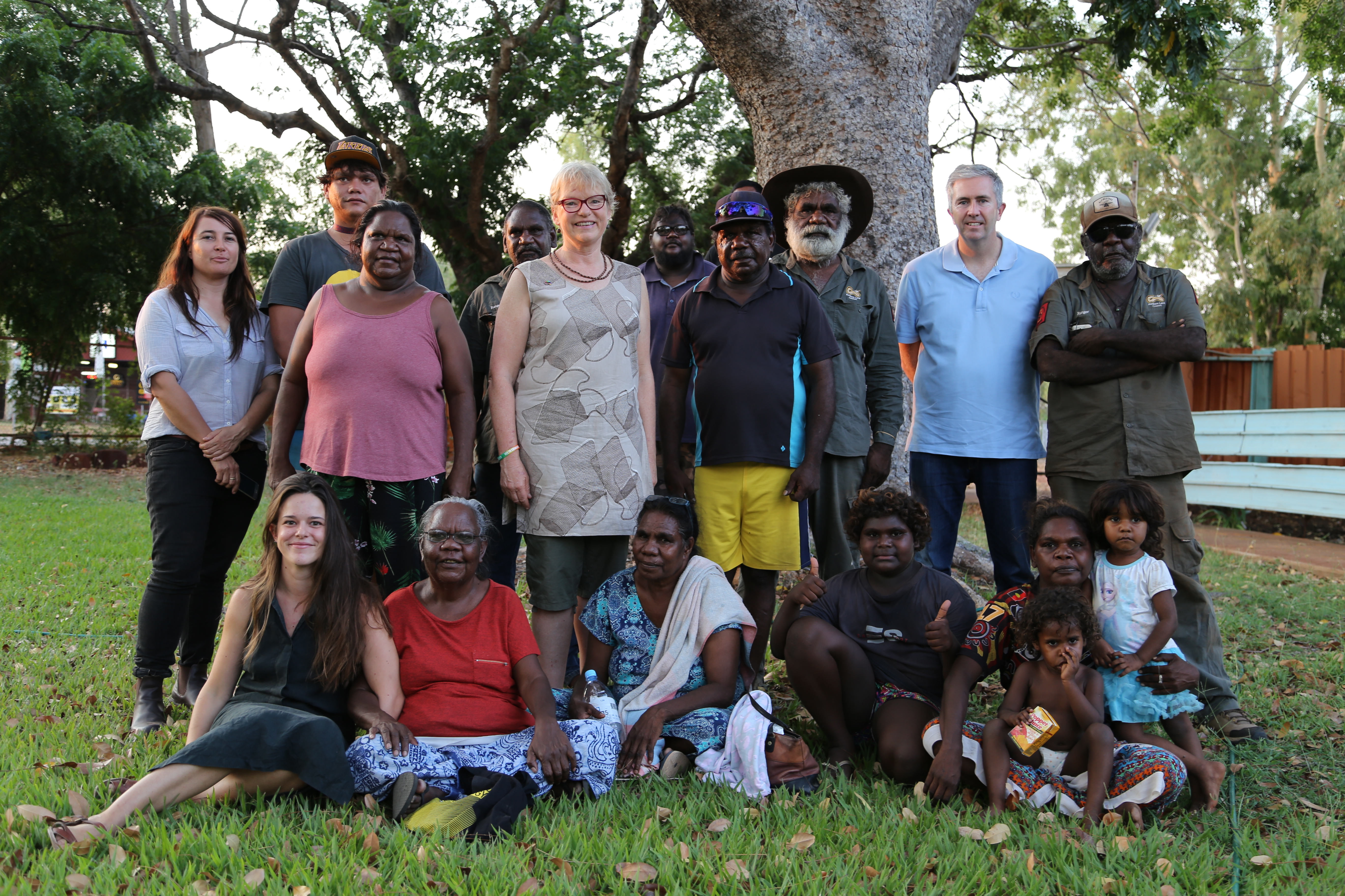 \x3cp\x3eEnvironment and Communications References Committee members Senator Janet Rice and Anthony Chisholm with community members at Borroloola, NT, 1 November 2017.  \x3c/p\x3e