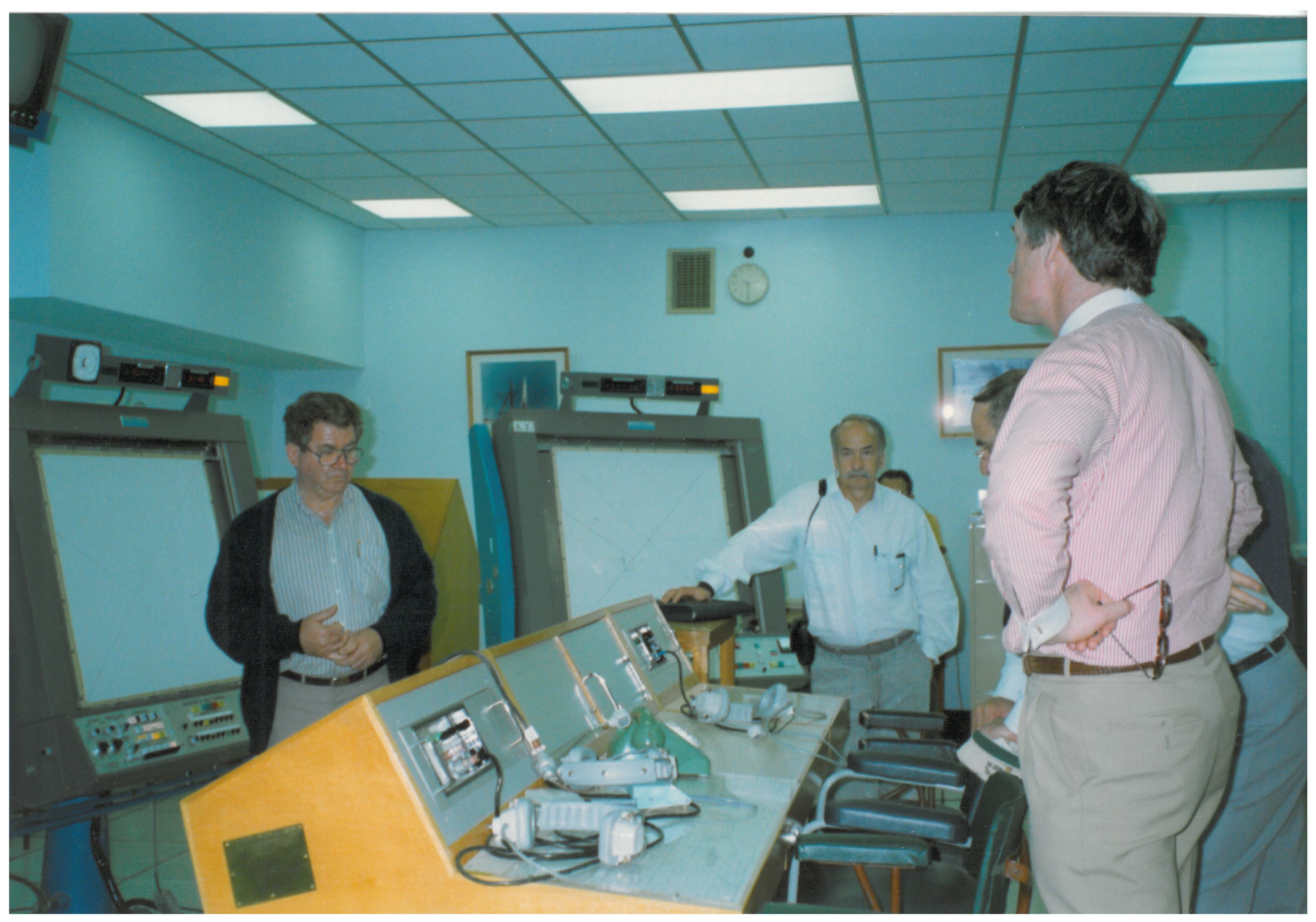 \x3cp\x3eCommittee members Senators Dominic Foreman [Chair] (left) and Grant Chapman (right) inspecting rocket instrumentation facilities at Woomera, SA, 3 October 1991.\x3c/p\x3e