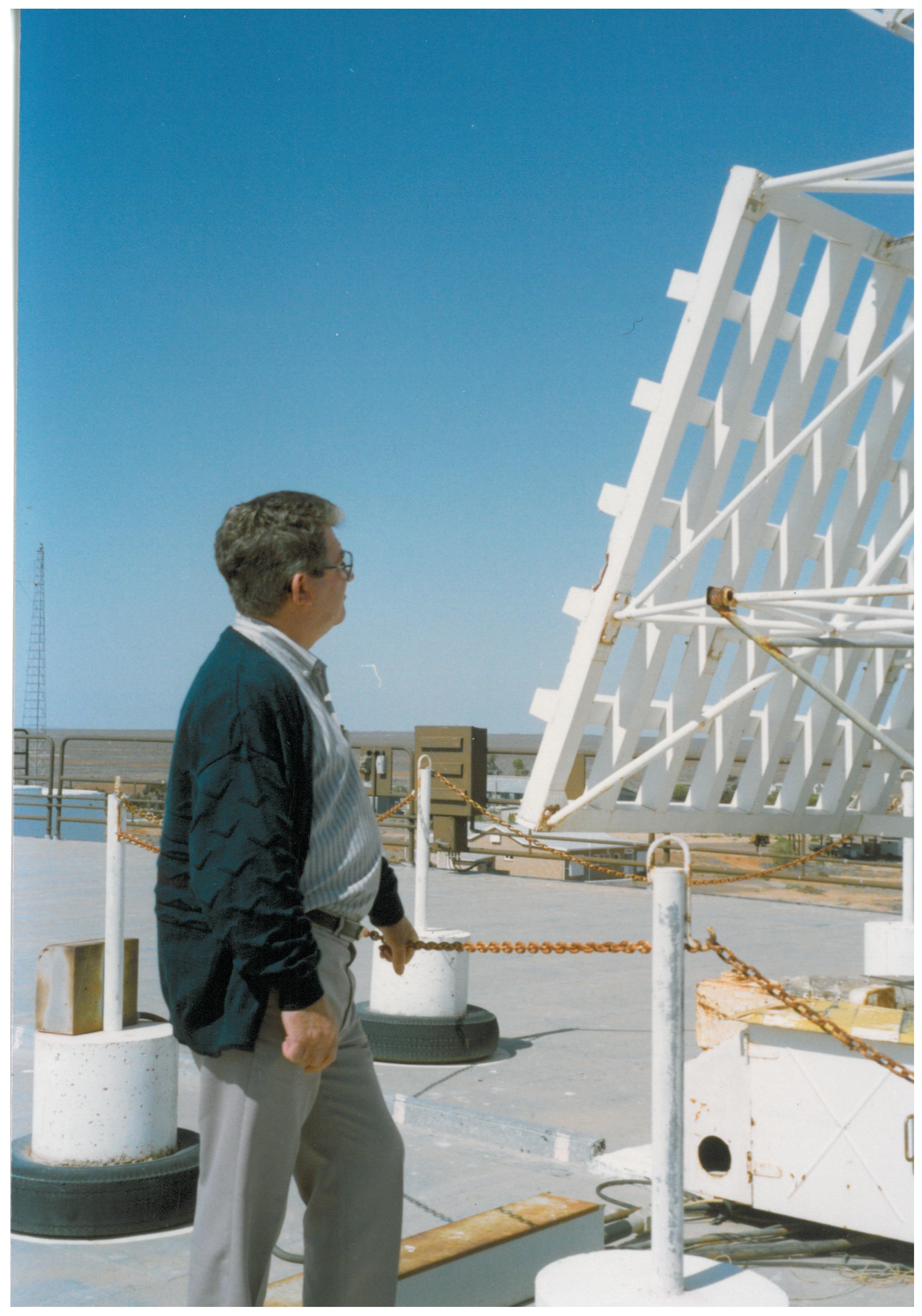 \x3cp\x3eThe chair of the Standing Committee on Transport, Communications and Infrastructure, Senator Dominic Foreman, on a site visit inspecting installations and rocket launching areas in the town of Woomera, 3 October 1991.\x3c/p\x3e