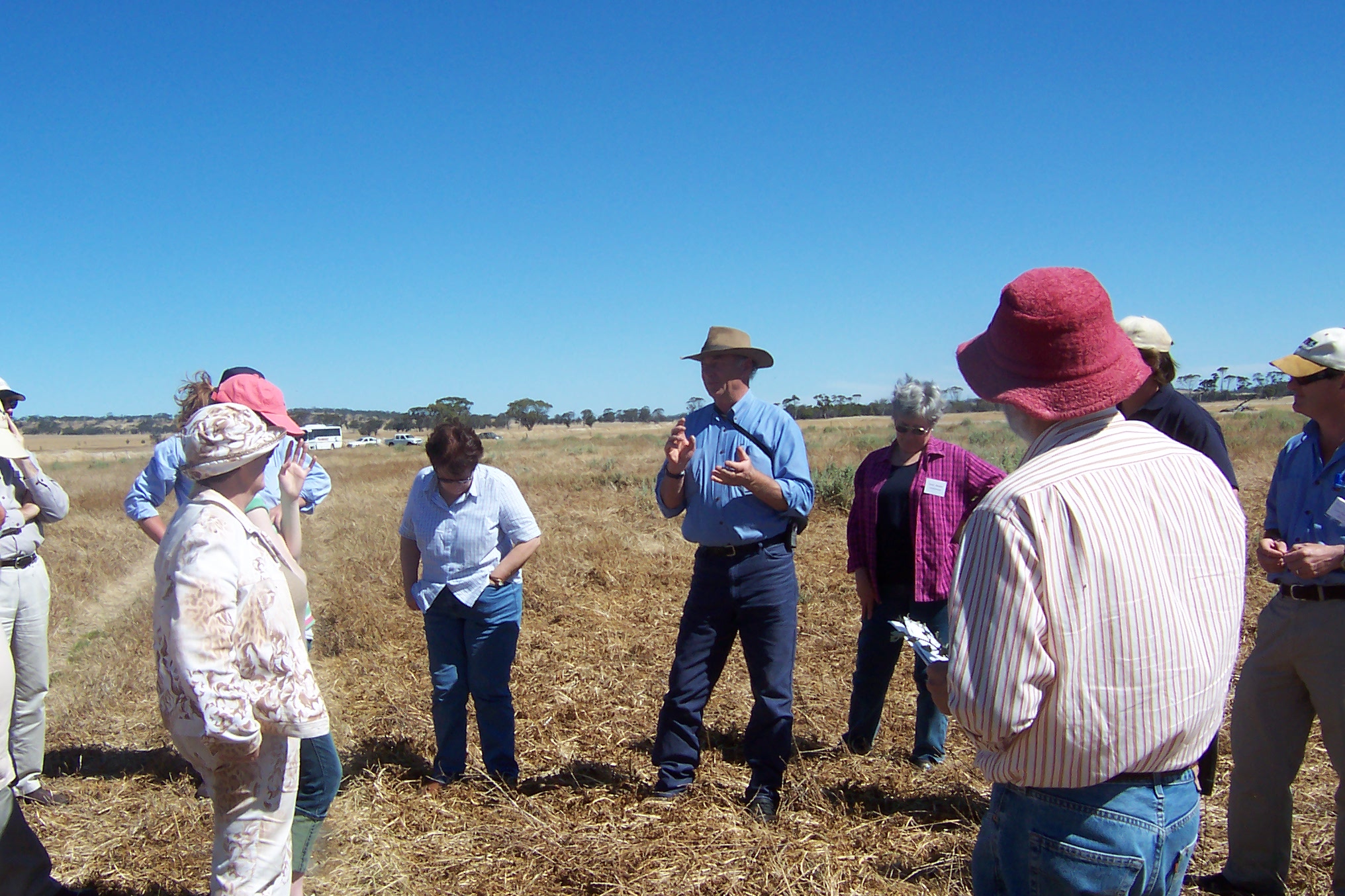 \x3cp\x3eInspecting farm systems to manage salinity, Great Southern Region of WA, 17 November 2005. \x3c/p\x3e